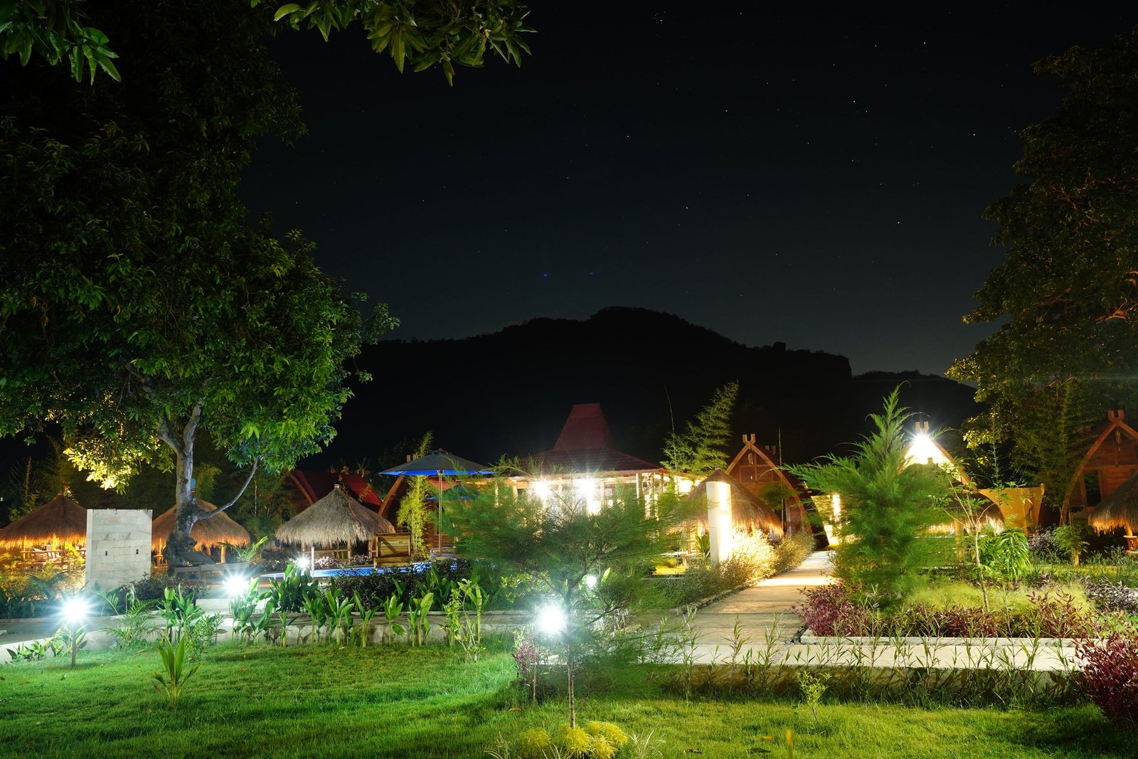 Peaceful Settings - Image 6